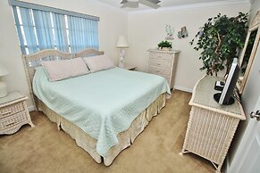 Colony Beach Club 225