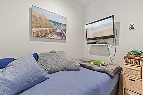 Colony Beach Club 246