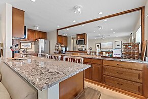 Colony Beach Club 246