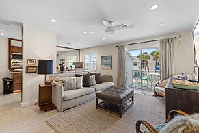 Colony Beach Club 246