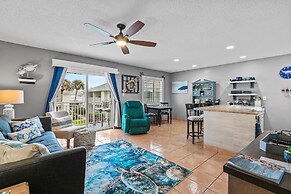 Colony Beach Club 210