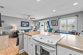 Colony Beach Club 210