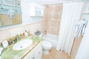 Sea Coast Gardens II 401