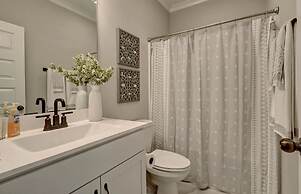 Savannahe Friendly Guest House