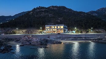 qingdaowushe yujian haijing jiudian