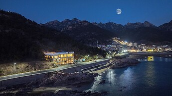 qingdaowushe yujian haijing jiudian