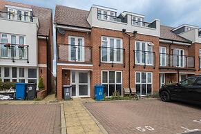 3 Bedroom and 2 Bath House with Balcony