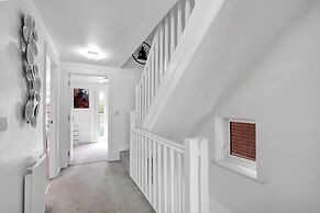 3 Bedroom and 2 Bath House with Balcony