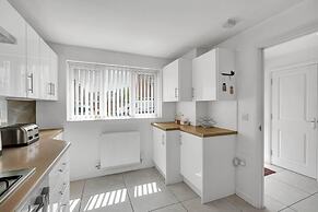 3 Bedroom and 2 Bath House with Balcony