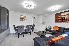 3 Bedroom and 2 Bath House with Balcony