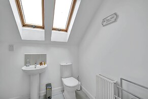 3 Bedroom and 2 Bath House with Balcony