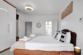 3 Bedroom and 2 Bath House with Balcony