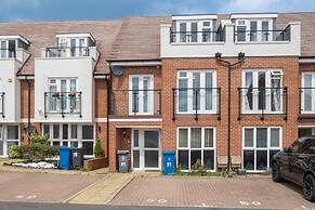 3 Bedroom and 2 Bath House with Balcony