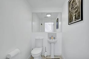 3 Bedroom and 2 Bath House with Balcony