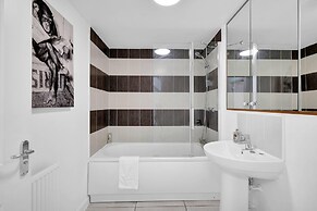 3 Bedroom and 2 Bath House with Balcony