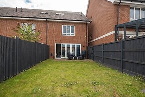 3 Bedroom and 2 Bath House with Balcony