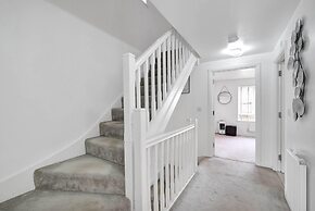 3 Bedroom and 2 Bath House with Balcony