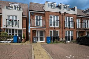 3 Bedroom and 2 Bath House with Balcony