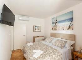 Charming Apartment Sant Elia