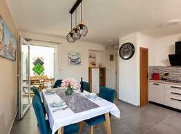 Charming Apartment Sant Elia