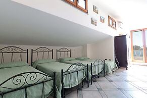 Villa Velisia - Con Ampia Piscina E Campo Da Gioco Privato