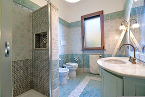Villa Velisia - Con Ampia Piscina E Campo Da Gioco Privato