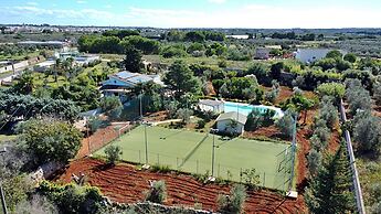 Villa Velisia - Con Ampia Piscina E Campo Da Gioco Privato