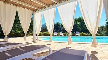 Villa Velisia - Con Ampia Piscina E Campo Da Gioco Privato