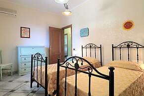 Villa Velisia - Con Ampia Piscina E Campo Da Gioco Privato