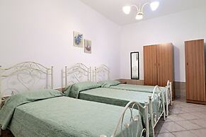 Villa Velisia - Con Ampia Piscina E Campo Da Gioco Privato