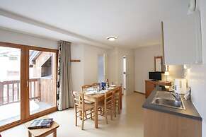 Apartment With 2 Rooms and Balcony