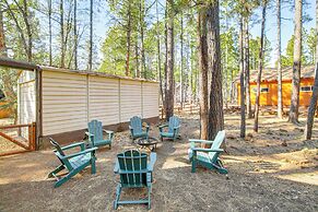 Secluded Cabin w/ Furnished Deck in Scenic Pinetop