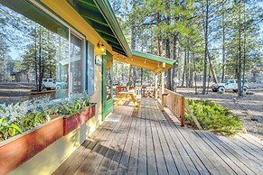 Secluded Cabin w/ Furnished Deck in Scenic Pinetop