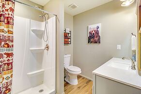 Secluded Cabin w/ Furnished Deck in Scenic Pinetop