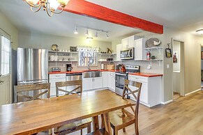 Secluded Cabin w/ Furnished Deck in Scenic Pinetop