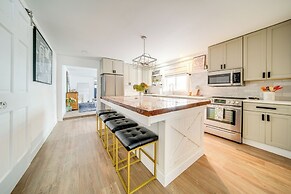 2 Mi to Lake Erie: Westfield Retreat w/ Deck!