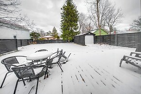 2 Mi to Lake Erie: Westfield Retreat w/ Deck!