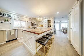 2 Mi to Lake Erie: Westfield Retreat w/ Deck!