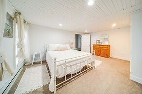 2 Mi to Lake Erie: Westfield Retreat w/ Deck!