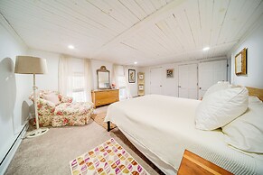 2 Mi to Lake Erie: Westfield Retreat w/ Deck!