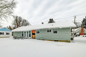 4 Mi to Dtwn: Pet-friendly Home in Utica