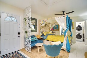 3 Mi to Vinoy Park: St Petersburg Gem w/ Patio!