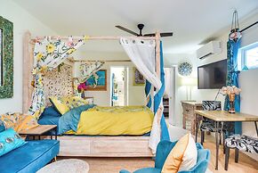 3 Mi to Vinoy Park: St Petersburg Gem w/ Patio!