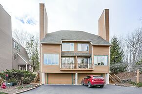 Modern Townhome at Wintergreen Resort