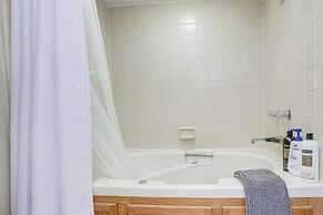 Modern Townhome at Wintergreen Resort