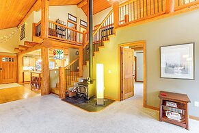 11 Mi to Olympic National Park: Home w/ Deck!