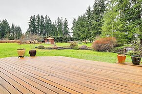 11 Mi to Olympic National Park: Home w/ Deck!