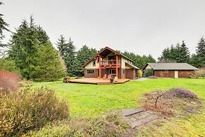 11 Mi to Olympic National Park: Home w/ Deck!