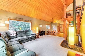 11 Mi to Olympic National Park: Home w/ Deck!