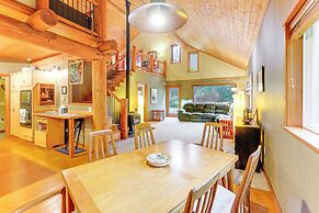 11 Mi to Olympic National Park: Home w/ Deck!